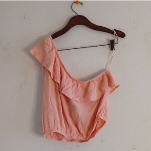 Hippe Rose  Ruffled Off-Shoulder Top